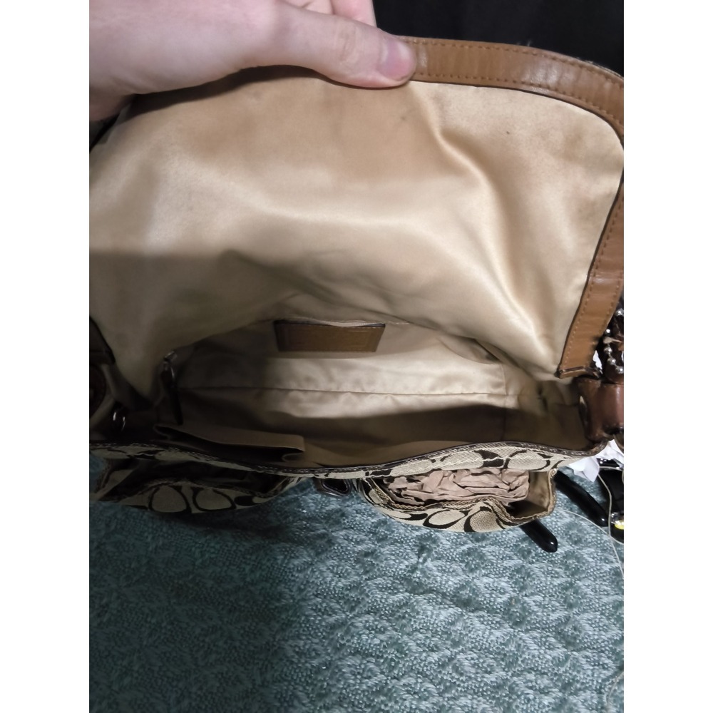93.Coach Soho Signature shoulder bag